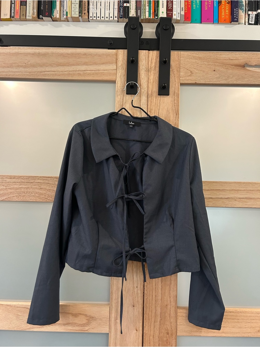 Never worn ✨ LULUS TIE FRONT TOP ✨ business casual gray